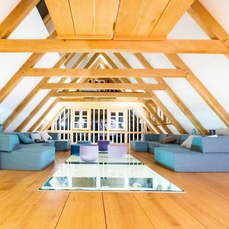 Wewelsflether Baeckerhaus - 250qm Fuer 12 Gaeste Holiday home Wewelsfleth