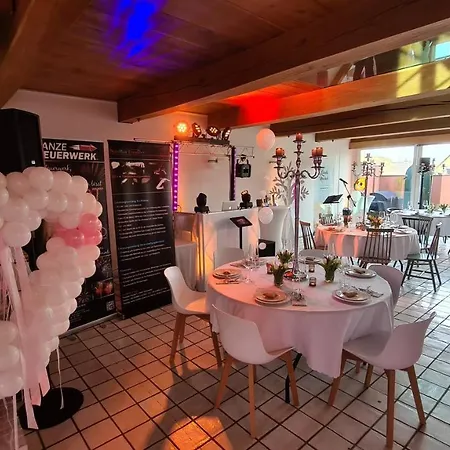 Wewelsflether Baeckerhaus - 250qm Fuer 12 Gaeste Holiday home Wewelsfleth