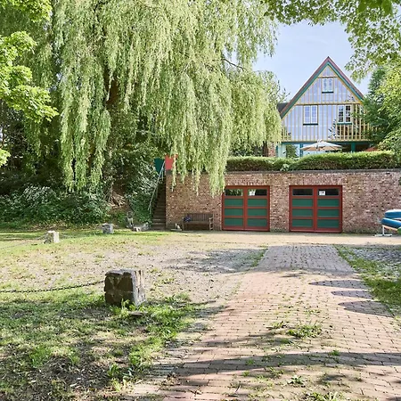 Wewelsflether Baeckerhaus - 250qm Fuer 12 Gaeste Holiday home Wewelsfleth